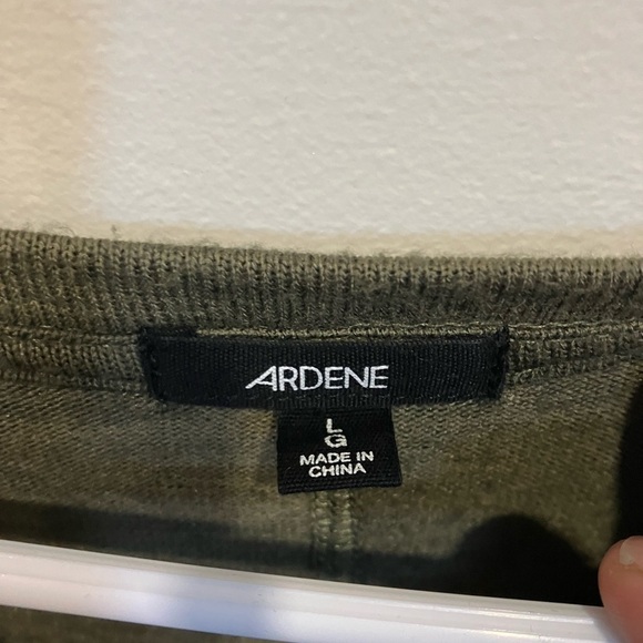 🌸 3/$20 Ardene green long sleeve - Picture 3 of 6